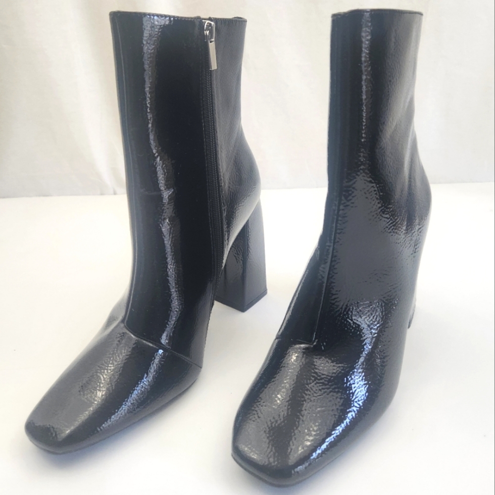 It's fashion zipper booties